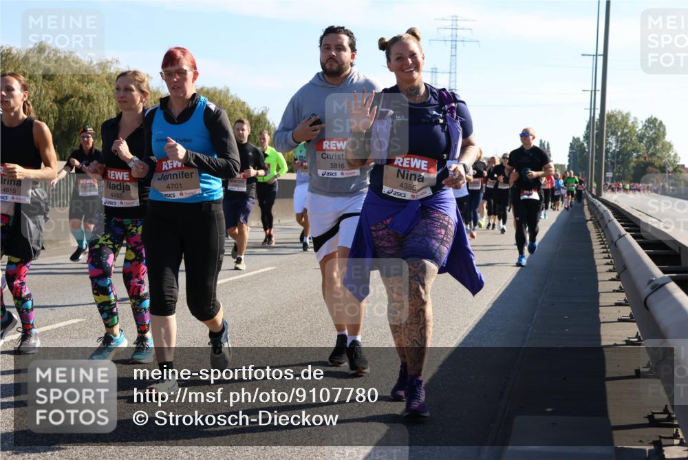 03.10.2025 - Köhlbrandbrückenlauf Strokosch-Dieckow http://msf.ph/oto/9107780 03.10.2025 12:20:46 Position 3 4615, 4455, 4701, 5816, 4355 meine-sportfotos.de