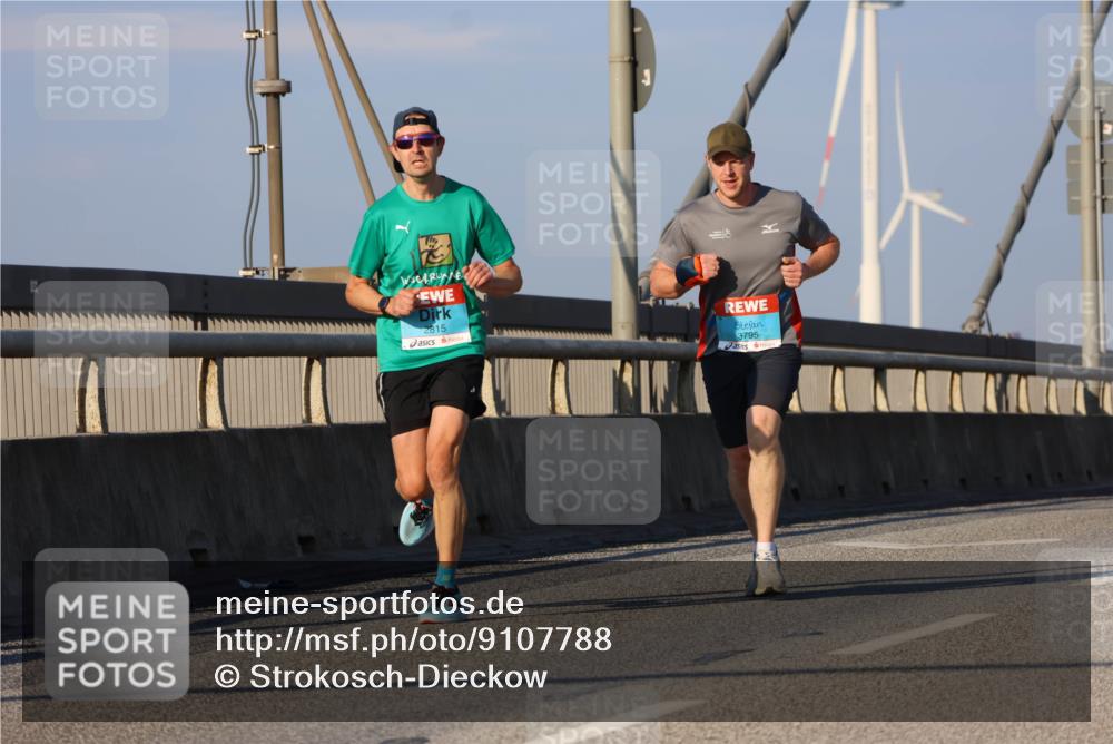 03.10.2025 - Köhlbrandbrückenlauf Strokosch-Dieckow http://msf.ph/oto/9107788 03.10.2025 09:37:43 Position 2 2815, 3795 meine-sportfotos.de