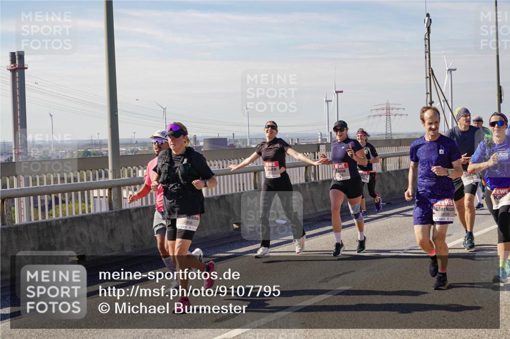 03.10.2025 - Köhlbrandbrückenlauf Michael Burmester http://msf.ph/oto/9107795 03.10.2025 12:50:57 Position 2 4958, 5638, 2025 meine-sportfotos.de