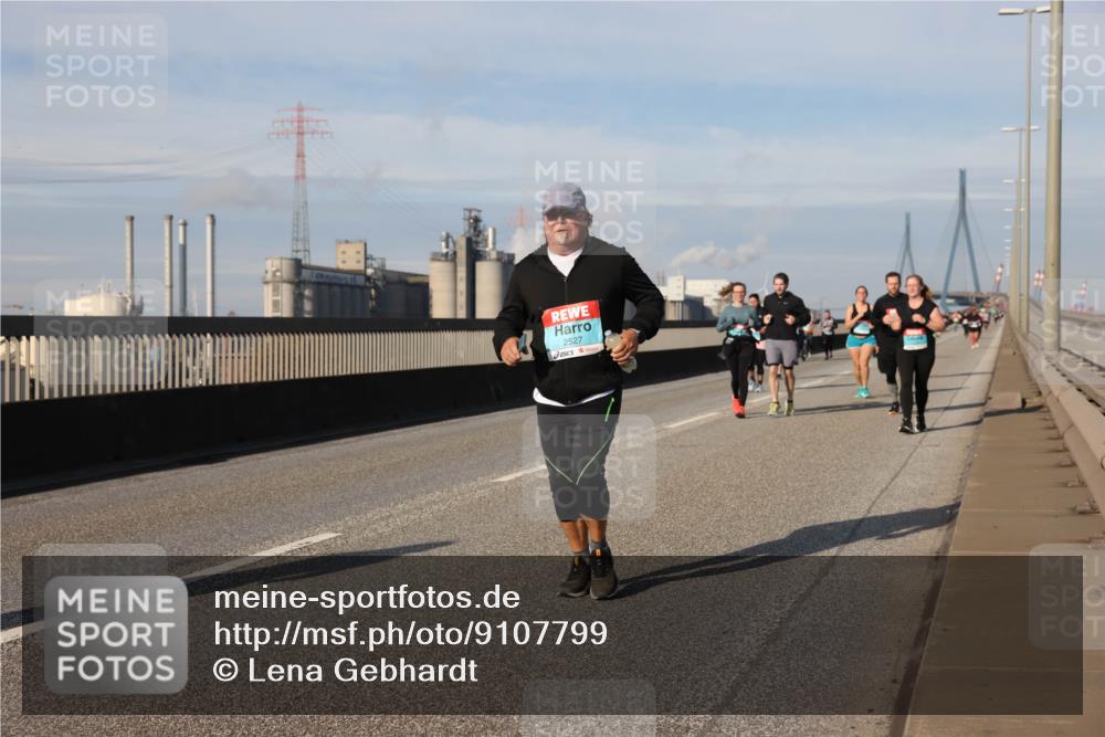 03.10.2025 - Köhlbrandbrückenlauf Lena Gebhardt http://msf.ph/oto/9107799 03.10.2025 10:13:51 Position 2 2527 meine-sportfotos.de