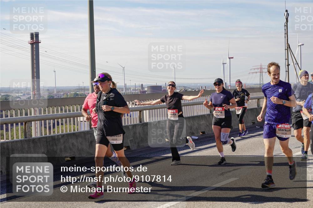 03.10.2025 - Köhlbrandbrückenlauf Michael Burmester http://msf.ph/oto/9107814 03.10.2025 12:50:58 Position 2 4958, 5768, 5638 meine-sportfotos.de