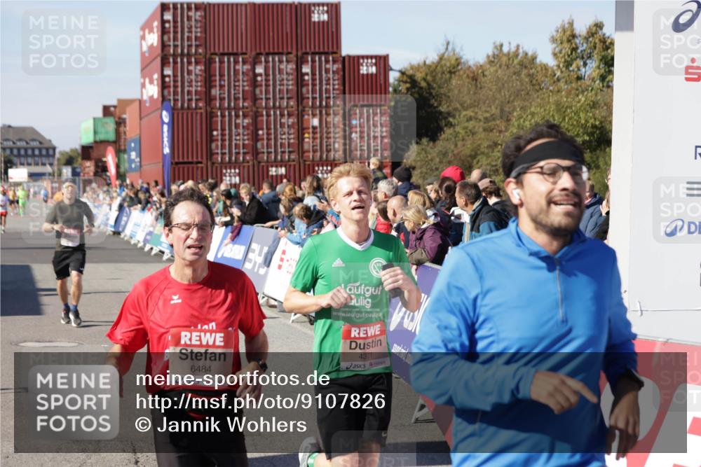 03.10.2025 - Köhlbrandbrückenlauf Jannik Wohlers http://msf.ph/oto/9107826 03.10.2025 12:59:20 Ziel 4108, 4164, 4226, 4371, 4441, 4940, 5967, 6036, 6154, 6390, 6391, 6478, 6484, 6493, 6609 meine-sportfotos.de
