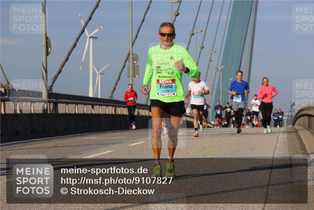 03.10.2025 - Köhlbrandbrückenlauf Strokosch-Dieckow http://msf.ph/oto/9107827 03.10.2025 09:37:46 Position 2 1079 meine-sportfotos.de