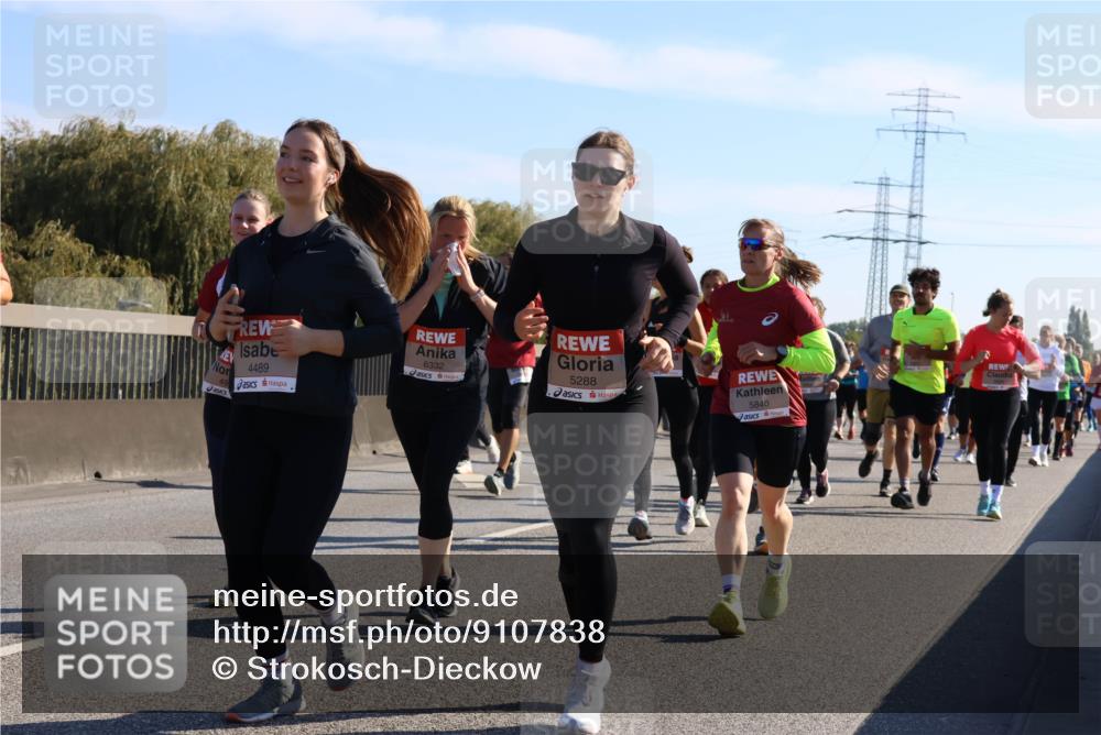 03.10.2025 - Köhlbrandbrückenlauf Strokosch-Dieckow http://msf.ph/oto/9107838 03.10.2025 12:20:55 Position 3 4489, 6332, 5288, 5840 meine-sportfotos.de