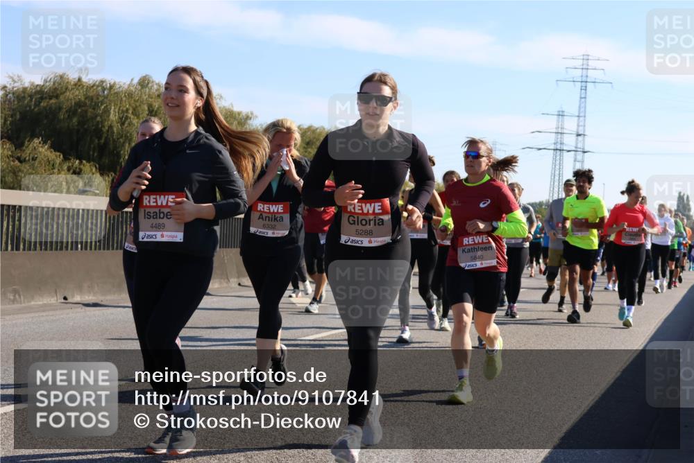 03.10.2025 - Köhlbrandbrückenlauf Strokosch-Dieckow http://msf.ph/oto/9107841 03.10.2025 12:20:55 Position 3 4489, 6332, 5288, 5840 meine-sportfotos.de