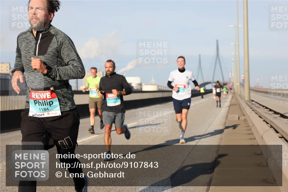 03.10.2025 - Köhlbrandbrückenlauf Lena Gebhardt http://msf.ph/oto/9107843 03.10.2025 09:40:36 Position 2 1184 meine-sportfotos.de