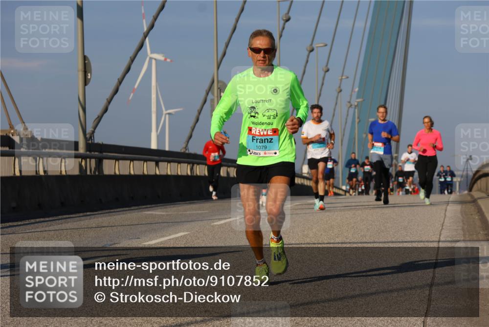03.10.2025 - Köhlbrandbrückenlauf Strokosch-Dieckow http://msf.ph/oto/9107852 03.10.2025 09:37:46 Position 2 1079 meine-sportfotos.de