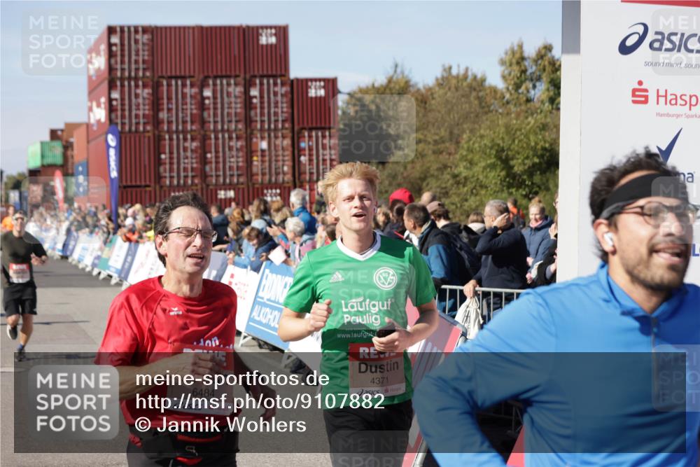 03.10.2025 - Köhlbrandbrückenlauf Jannik Wohlers http://msf.ph/oto/9107882 03.10.2025 12:59:20 Ziel 4108, 4164, 4226, 4371, 4441, 4940, 5967, 6036, 6154, 6390, 6391, 6478, 6484, 6493, 6609 meine-sportfotos.de