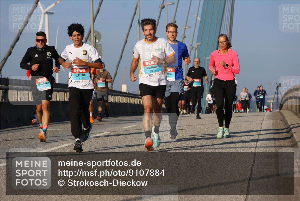 03.10.2025 - Köhlbrandbrückenlauf Strokosch-Dieckow http://msf.ph/oto/9107884 03.10.2025 09:37:50 Position 2 1167, 1112, 3338, 801 meine-sportfotos.de