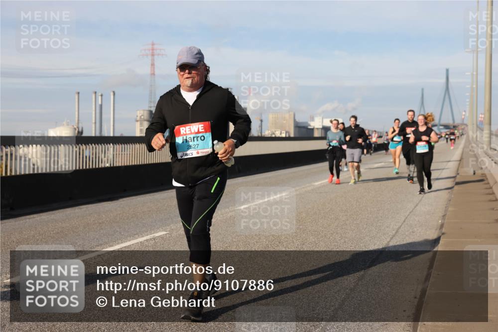 03.10.2025 - Köhlbrandbrückenlauf Lena Gebhardt http://msf.ph/oto/9107886 03.10.2025 10:13:51 Position 2 2527 meine-sportfotos.de
