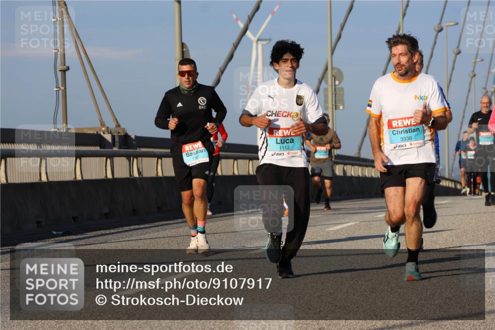 03.10.2025 - Köhlbrandbrückenlauf Strokosch-Dieckow http://msf.ph/oto/9107917 03.10.2025 09:37:52 Position 2 1167, 1112, 3338 meine-sportfotos.de