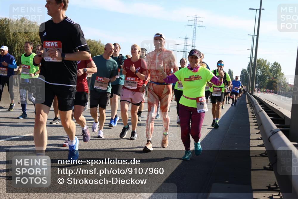 03.10.2025 - Köhlbrandbrückenlauf Strokosch-Dieckow http://msf.ph/oto/9107960 03.10.2025 12:21:11 Position 3 41, 5839, 5214 meine-sportfotos.de