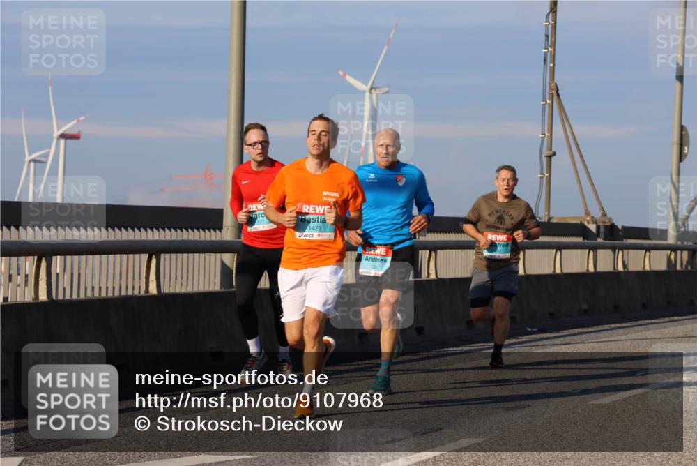 03.10.2025 - Köhlbrandbrückenlauf Strokosch-Dieckow http://msf.ph/oto/9107968 03.10.2025 09:37:58 Position 2 107, 1423, 1094 meine-sportfotos.de