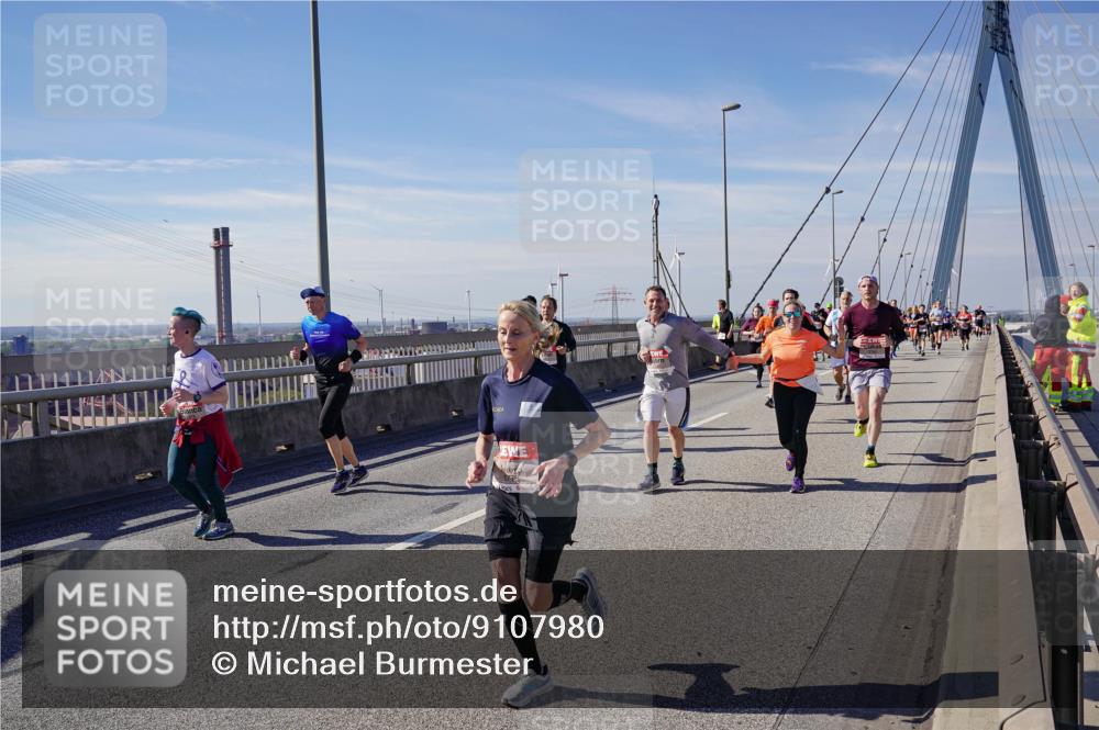 03.10.2025 - Köhlbrandbrückenlauf Michael Burmester http://msf.ph/oto/9107980 03.10.2025 12:51:03 Position 2 130 meine-sportfotos.de