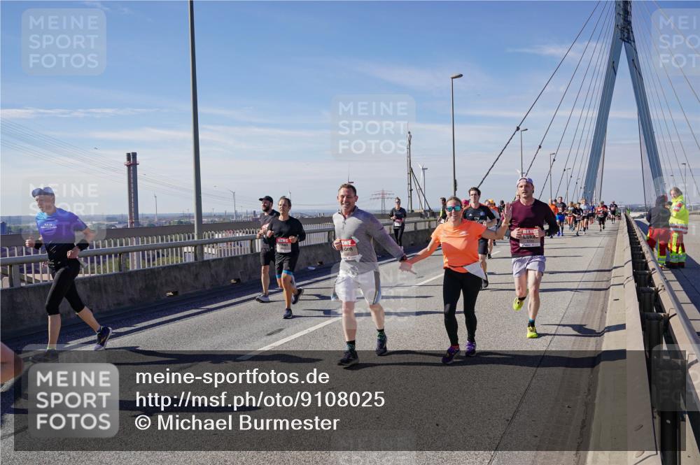 03.10.2025 - Köhlbrandbrückenlauf Michael Burmester http://msf.ph/oto/9108025 03.10.2025 12:51:04 Position 2  meine-sportfotos.de