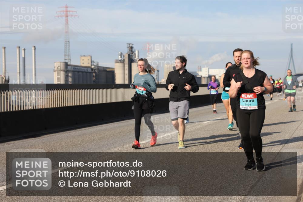03.10.2025 - Köhlbrandbrückenlauf Lena Gebhardt http://msf.ph/oto/9108026 03.10.2025 10:13:54 Position 2 2434 meine-sportfotos.de