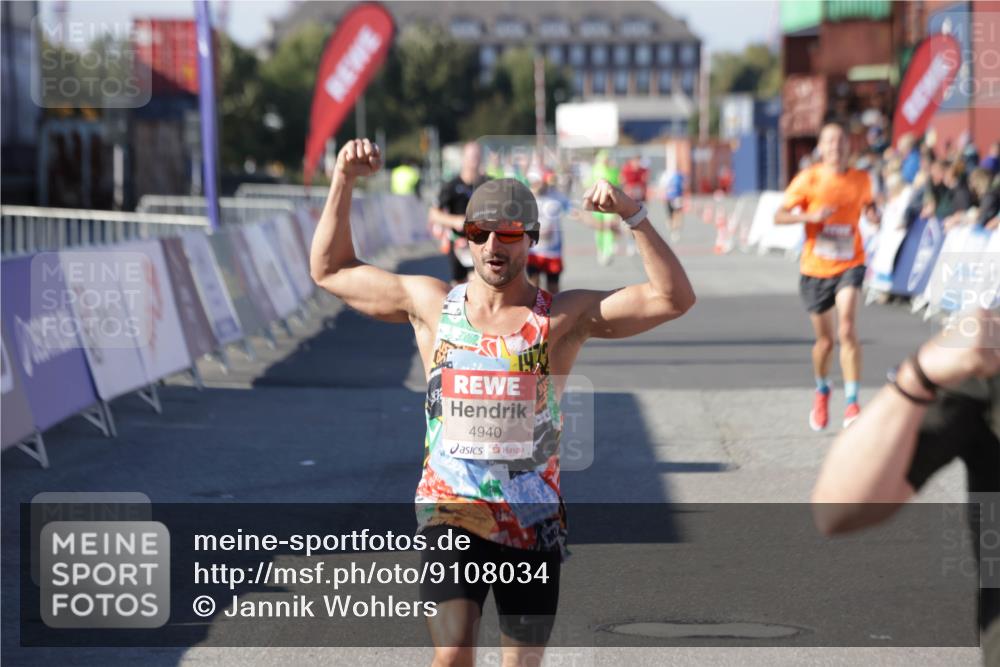 03.10.2025 - Köhlbrandbrückenlauf Jannik Wohlers http://msf.ph/oto/9108034 03.10.2025 12:59:23 Ziel 4108, 4119, 4226, 4371, 4441, 4940, 6036, 6154, 6390, 6391, 6478, 6484, 6609 meine-sportfotos.de