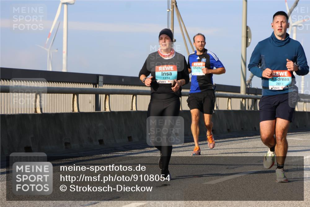 03.10.2025 - Köhlbrandbrückenlauf Strokosch-Dieckow http://msf.ph/oto/9108054 03.10.2025 09:38:07 Position 2 1114, 1215, 2811 meine-sportfotos.de