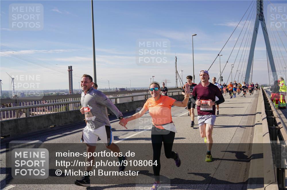 03.10.2025 - Köhlbrandbrückenlauf Michael Burmester http://msf.ph/oto/9108064 03.10.2025 12:51:05 Position 2 5760 meine-sportfotos.de