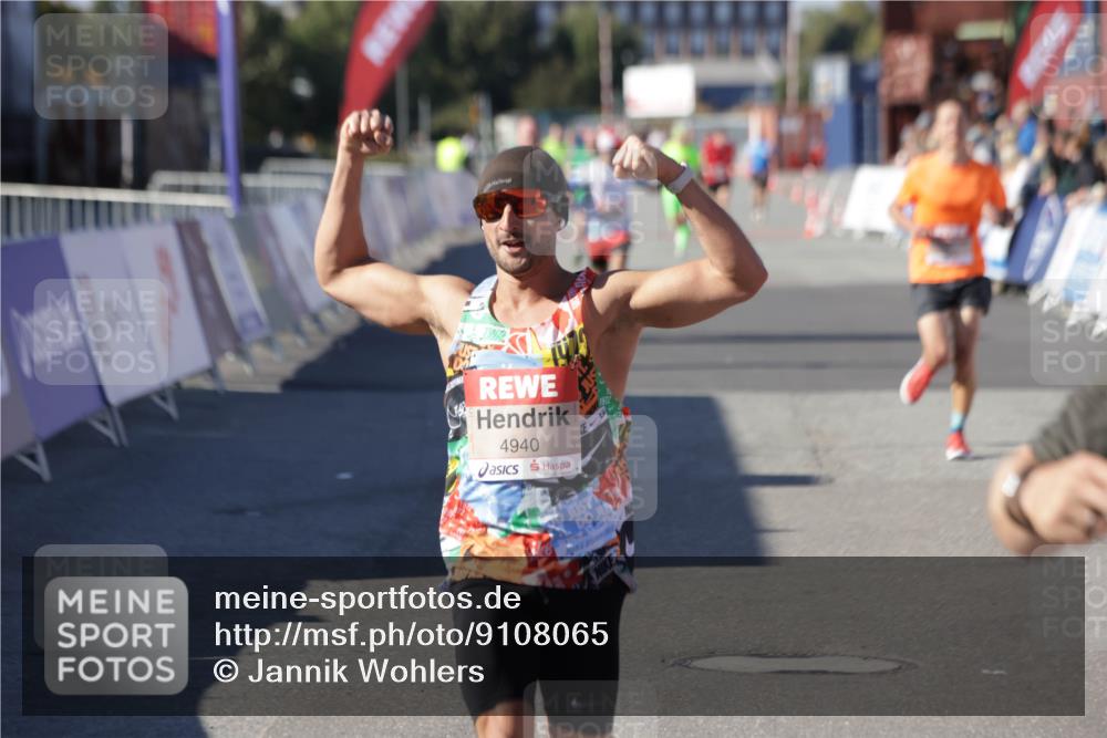 03.10.2025 - Köhlbrandbrückenlauf Jannik Wohlers http://msf.ph/oto/9108065 03.10.2025 12:59:23 Ziel 4108, 4119, 4226, 4371, 4441, 4940, 6036, 6154, 6390, 6391, 6478, 6484, 6609 meine-sportfotos.de