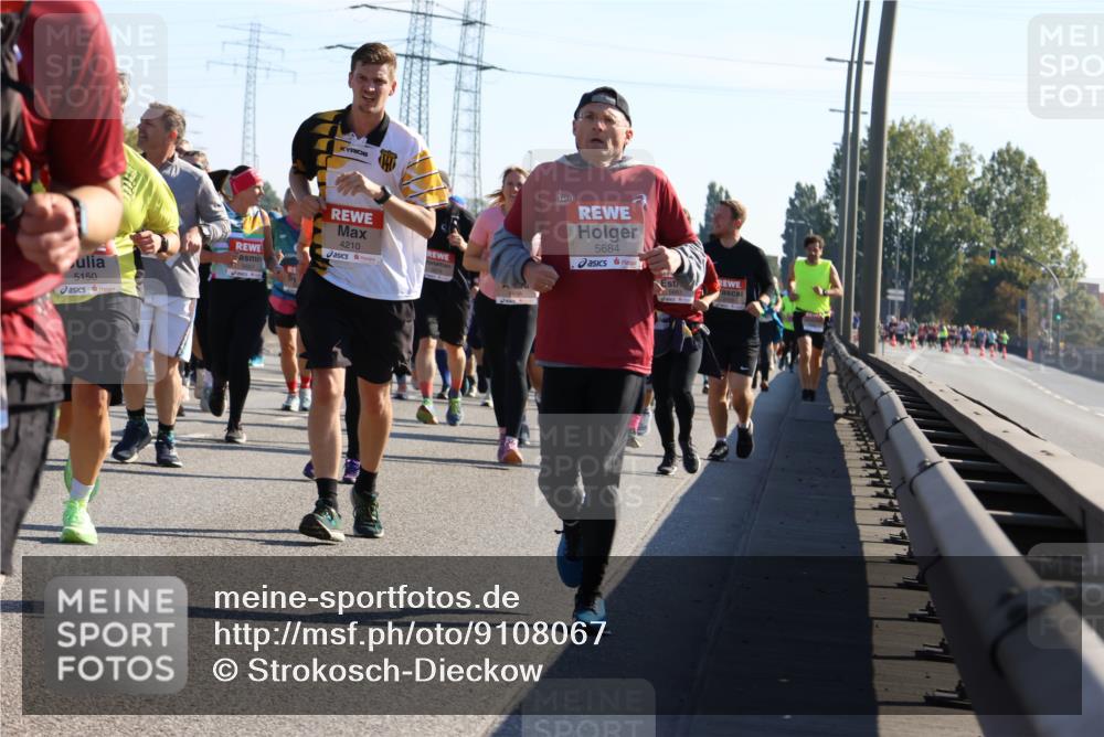 03.10.2025 - Köhlbrandbrückenlauf Strokosch-Dieckow http://msf.ph/oto/9108067 03.10.2025 12:21:22 Position 3 5150, 4210, 5684 meine-sportfotos.de