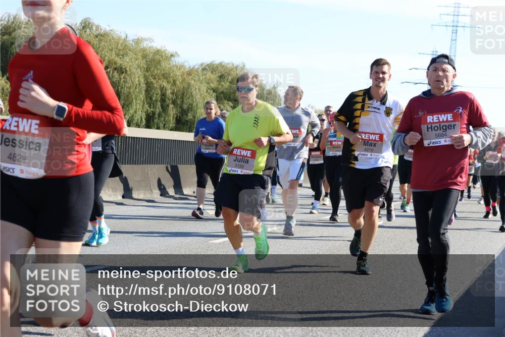 03.10.2025 - Köhlbrandbrückenlauf Strokosch-Dieckow http://msf.ph/oto/9108071 03.10.2025 12:21:23 Position 3 4829, 5150, 4210, 5684 meine-sportfotos.de