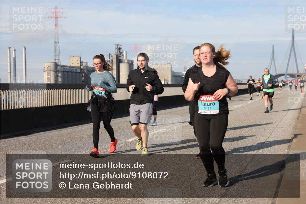 03.10.2025 - Köhlbrandbrückenlauf Lena Gebhardt http://msf.ph/oto/9108072 03.10.2025 10:13:55 Position 2 2434 meine-sportfotos.de