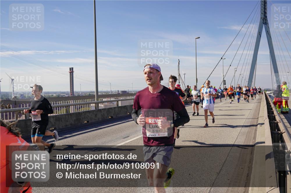 03.10.2025 - Köhlbrandbrückenlauf Michael Burmester http://msf.ph/oto/9108091 03.10.2025 12:51:06 Position 2 5760 meine-sportfotos.de