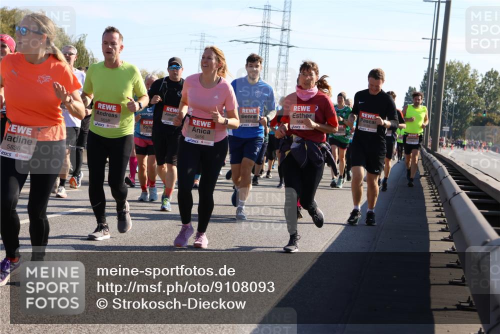 03.10.2025 - Köhlbrandbrückenlauf Strokosch-Dieckow http://msf.ph/oto/9108093 03.10.2025 12:21:25 Position 3 5836, 587, 5658, 5656, 5130, 56, 5156 meine-sportfotos.de