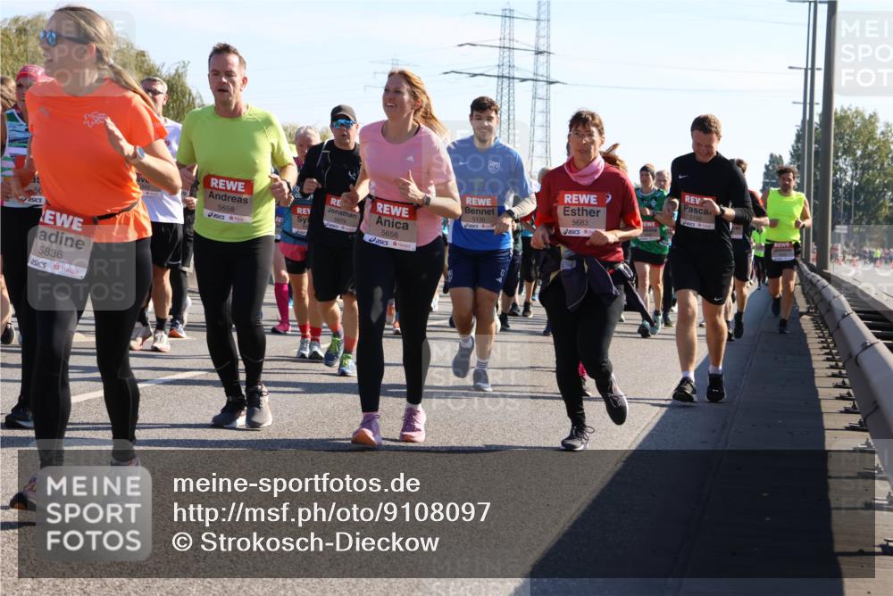 03.10.2025 - Köhlbrandbrückenlauf Strokosch-Dieckow http://msf.ph/oto/9108097 03.10.2025 12:21:25 Position 3 5836, 5658, 5879, 5656, 5130, 5683, 5156 meine-sportfotos.de