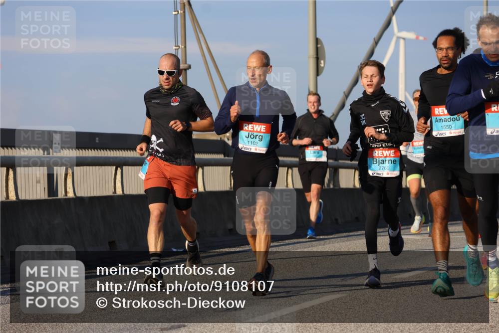 03.10.2025 - Köhlbrandbrückenlauf Strokosch-Dieckow http://msf.ph/oto/9108107 03.10.2025 09:38:14 Position 2 1550, 1102, 2760 meine-sportfotos.de