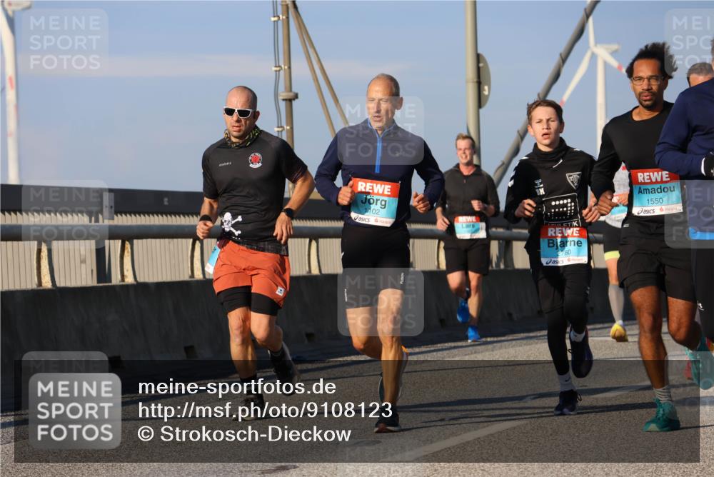 03.10.2025 - Köhlbrandbrückenlauf Strokosch-Dieckow http://msf.ph/oto/9108123 03.10.2025 09:38:14 Position 2 1102, 511, 2760, 1550 meine-sportfotos.de