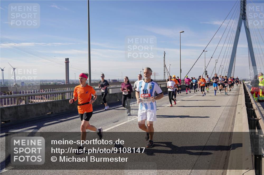 03.10.2025 - Köhlbrandbrückenlauf Michael Burmester http://msf.ph/oto/9108147 03.10.2025 12:51:08 Position 2 10, 581 meine-sportfotos.de
