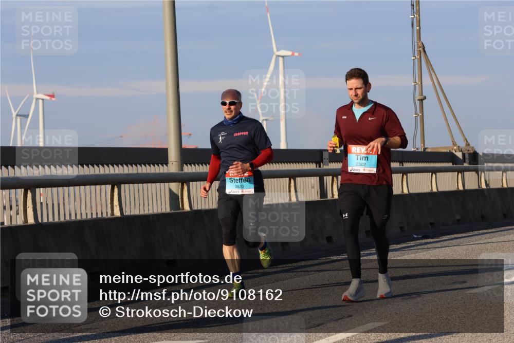 03.10.2025 - Köhlbrandbrückenlauf Strokosch-Dieckow http://msf.ph/oto/9108162 03.10.2025 09:38:22 Position 2 2820, 1, 2302 meine-sportfotos.de