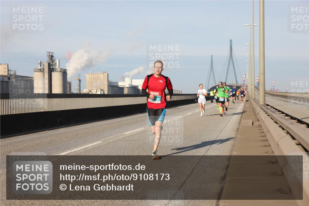 03.10.2025 - Köhlbrandbrückenlauf Lena Gebhardt http://msf.ph/oto/9108173 03.10.2025 09:40:48 Position 2  meine-sportfotos.de