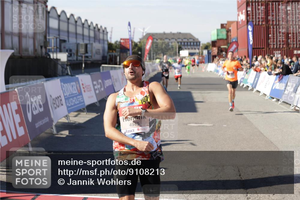 03.10.2025 - Köhlbrandbrückenlauf Jannik Wohlers http://msf.ph/oto/9108213 03.10.2025 12:59:25 Ziel 4108, 4119, 4371, 4441, 4940, 6060, 6154, 6391, 6484, 6609 meine-sportfotos.de