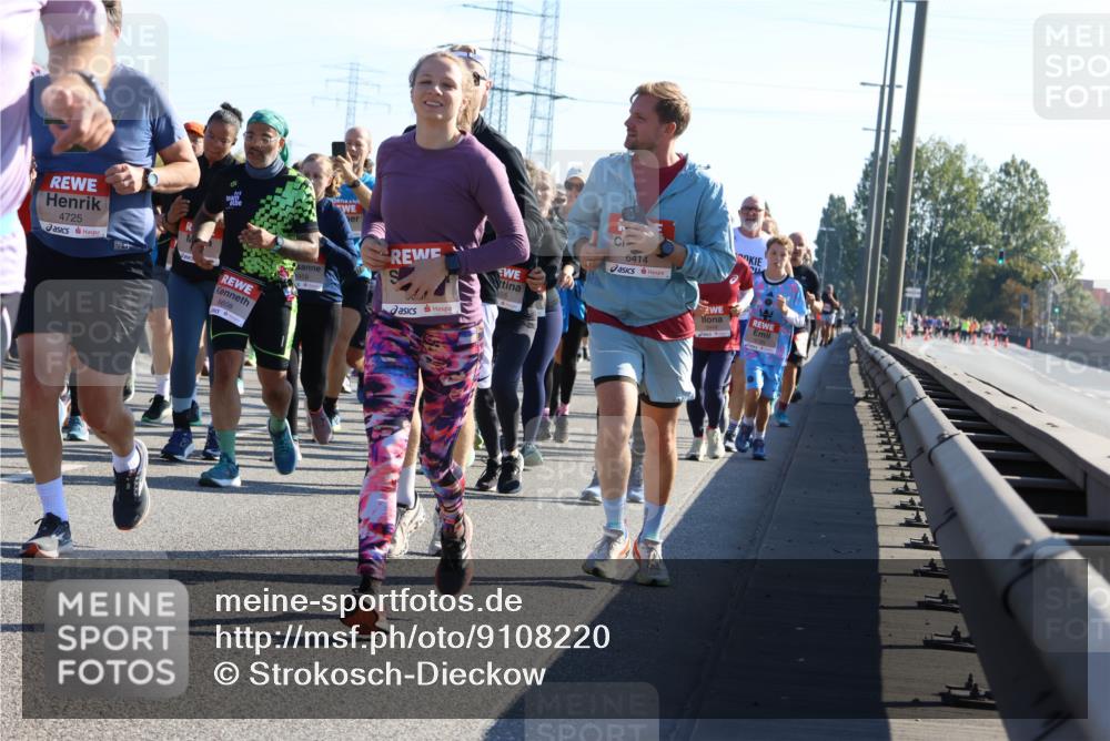 03.10.2025 - Köhlbrandbrückenlauf Strokosch-Dieckow http://msf.ph/oto/9108220 03.10.2025 12:21:43 Position 3 4725, 6608, 6414 meine-sportfotos.de