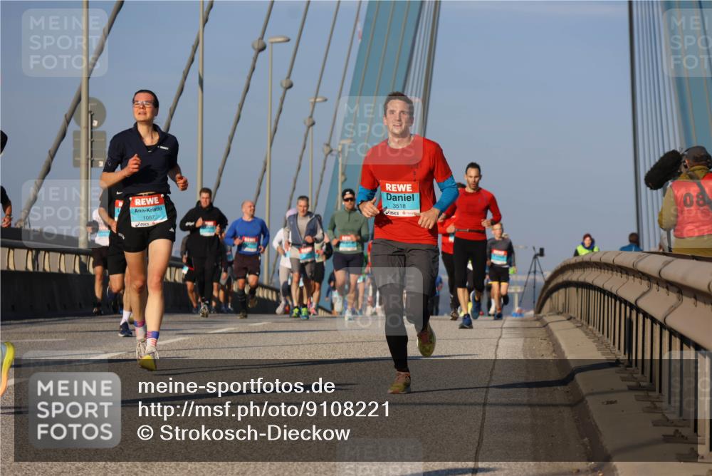 03.10.2025 - Köhlbrandbrückenlauf Strokosch-Dieckow http://msf.ph/oto/9108221 03.10.2025 09:38:30 Position 2 1087, 3518, 08 meine-sportfotos.de