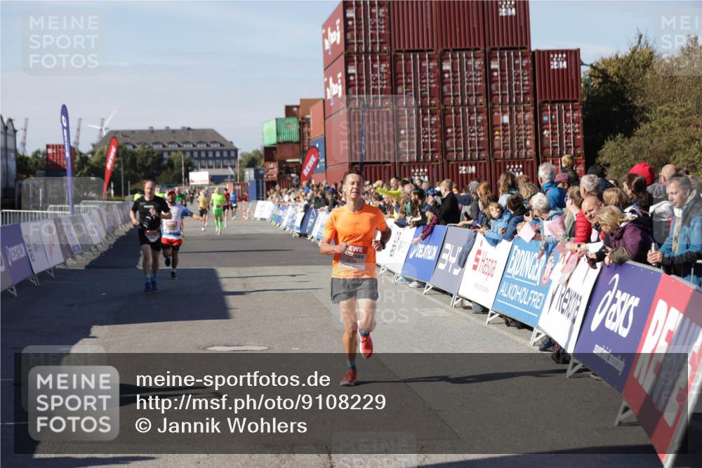 03.10.2025 - Köhlbrandbrückenlauf Jannik Wohlers http://msf.ph/oto/9108229 03.10.2025 12:59:26 Ziel 4108, 4119, 4371, 4441, 4940, 6060, 6154, 6391, 6484, 6609 meine-sportfotos.de