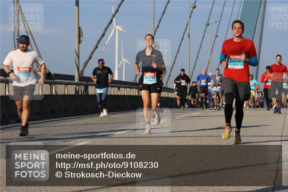 03.10.2025 - Köhlbrandbrückenlauf Strokosch-Dieckow http://msf.ph/oto/9108230 03.10.2025 09:38:31 Position 2 1271, 1087, 3518 meine-sportfotos.de