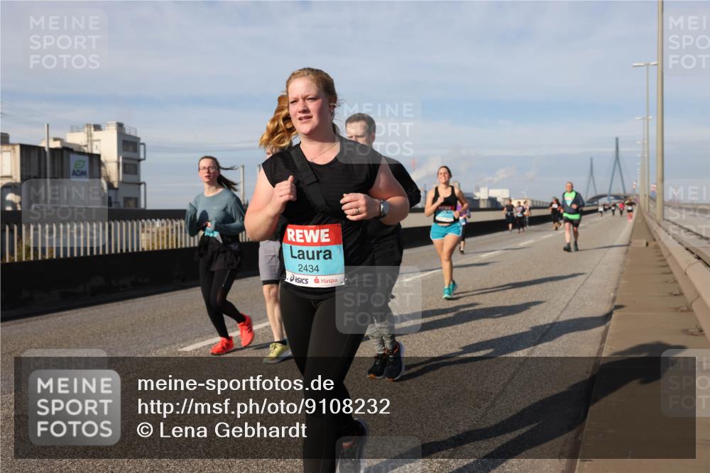03.10.2025 - Köhlbrandbrückenlauf Lena Gebhardt http://msf.ph/oto/9108232 03.10.2025 10:13:57 Position 2 2434 meine-sportfotos.de
