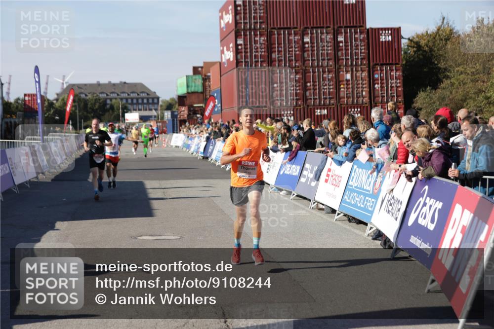 03.10.2025 - Köhlbrandbrückenlauf Jannik Wohlers http://msf.ph/oto/9108244 03.10.2025 12:59:27 Ziel 4108, 4119, 4371, 4441, 4940, 6060, 6154, 6325, 6484, 6609 meine-sportfotos.de