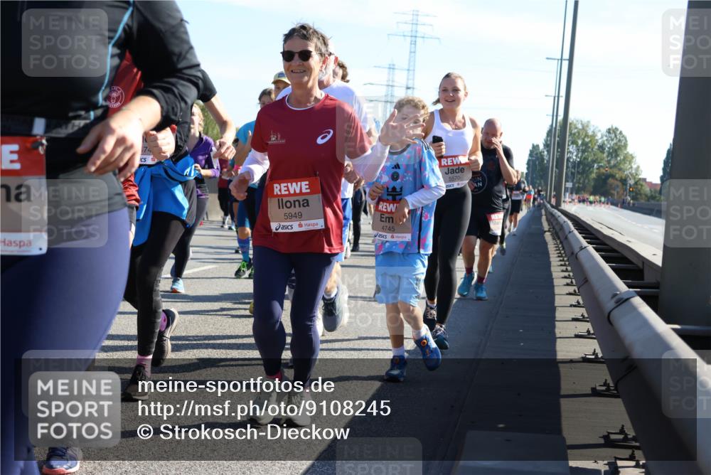 03.10.2025 - Köhlbrandbrückenlauf Strokosch-Dieckow http://msf.ph/oto/9108245 03.10.2025 12:21:49 Position 3 5949, 4745, 5570 meine-sportfotos.de