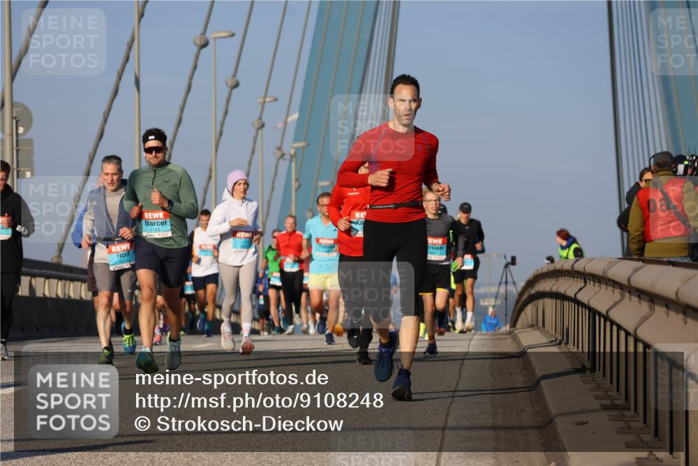 03.10.2025 - Köhlbrandbrückenlauf Strokosch-Dieckow http://msf.ph/oto/9108248 03.10.2025 09:38:36 Position 2 1617, 1143, 08 meine-sportfotos.de