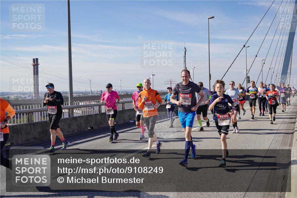 03.10.2025 - Köhlbrandbrückenlauf Michael Burmester http://msf.ph/oto/9108249 03.10.2025 12:51:12 Position 2 5864 meine-sportfotos.de