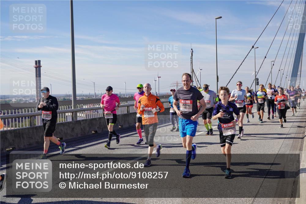 03.10.2025 - Köhlbrandbrückenlauf Michael Burmester http://msf.ph/oto/9108257 03.10.2025 12:51:12 Position 2 5886 meine-sportfotos.de