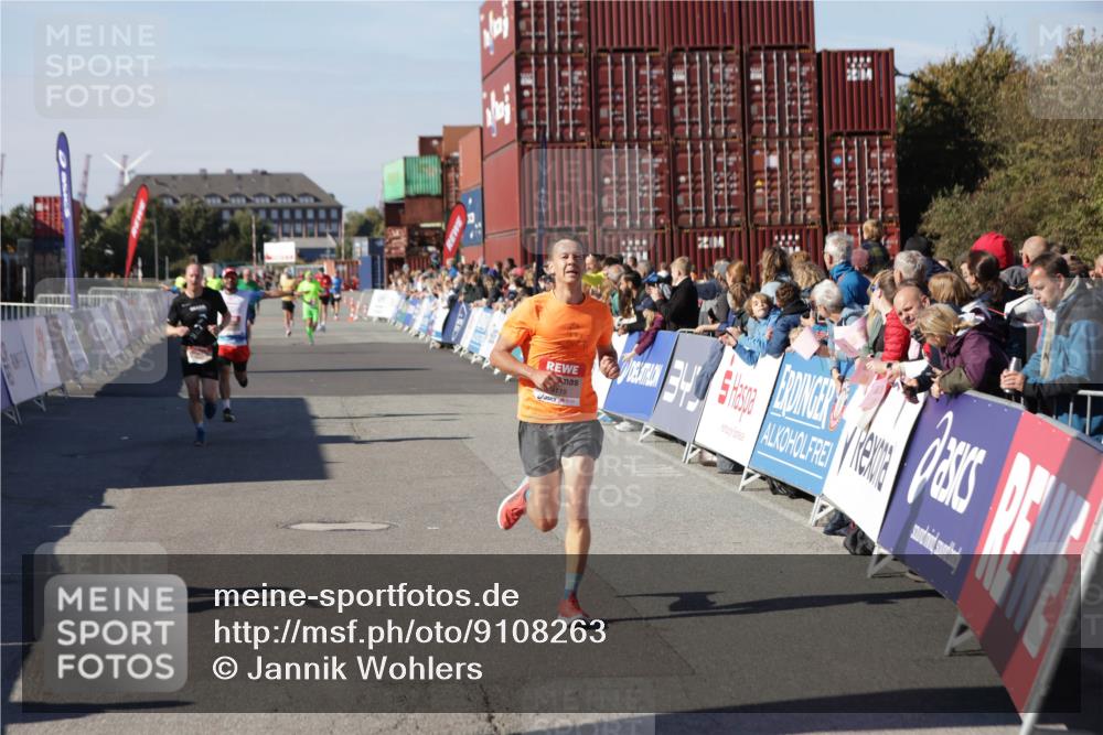 03.10.2025 - Köhlbrandbrückenlauf Jannik Wohlers http://msf.ph/oto/9108263 03.10.2025 12:59:27 Ziel 4108, 4119, 4371, 4441, 4940, 6060, 6154, 6325, 6484, 6609 meine-sportfotos.de