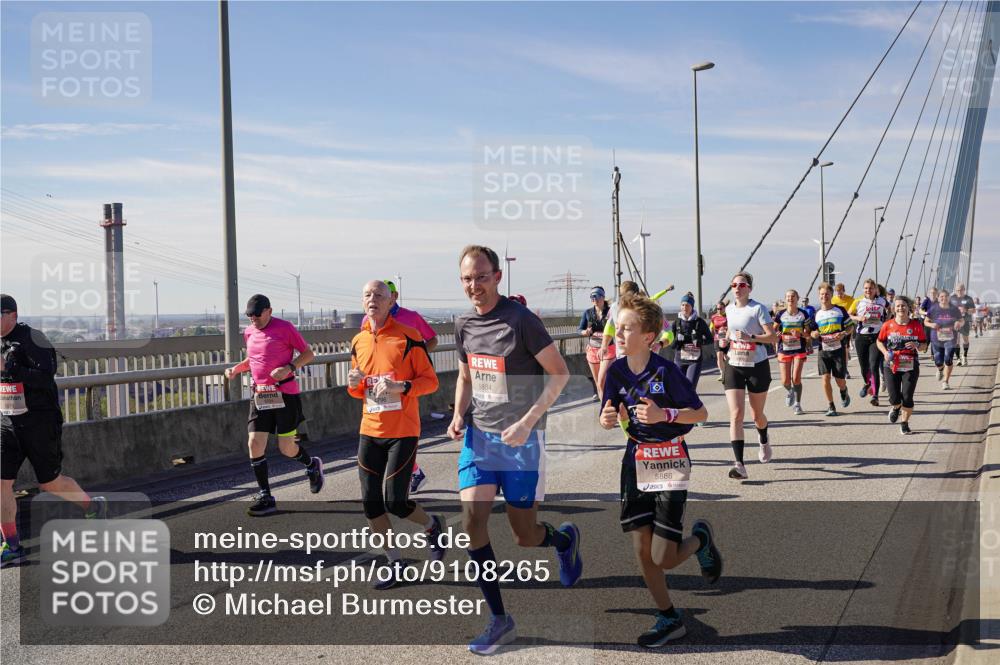 03.10.2025 - Köhlbrandbrückenlauf Michael Burmester http://msf.ph/oto/9108265 03.10.2025 12:51:12 Position 2 5884, 5886 meine-sportfotos.de