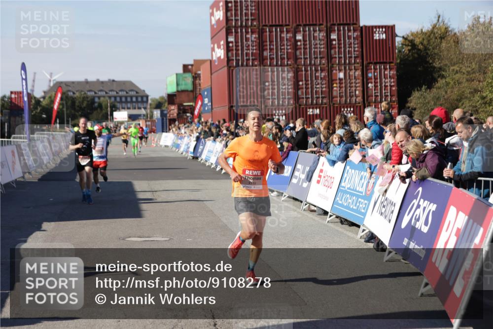 03.10.2025 - Köhlbrandbrückenlauf Jannik Wohlers http://msf.ph/oto/9108278 03.10.2025 12:59:27 Ziel 4108, 4119, 4371, 4441, 4940, 6060, 6154, 6325, 6484, 6609 meine-sportfotos.de