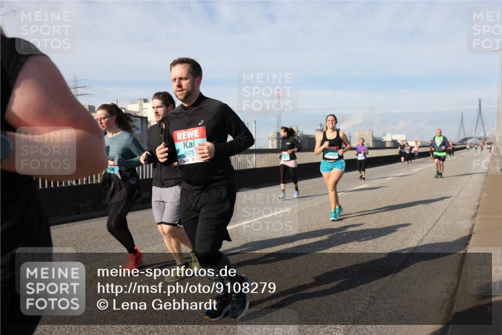 03.10.2025 - Köhlbrandbrückenlauf Lena Gebhardt http://msf.ph/oto/9108279 03.10.2025 10:13:57 Position 2 3475 meine-sportfotos.de
